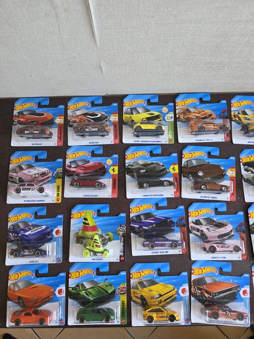 Modele Hot Wheels Nowy Case