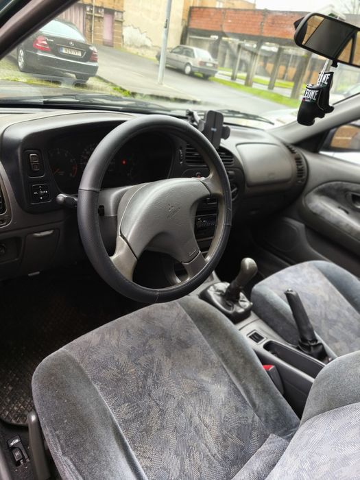 Mitsubishi Lancer 1.3 GLX