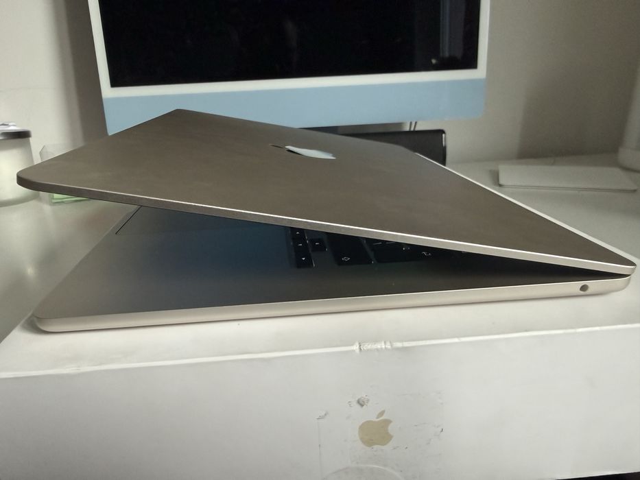Macbook Air 15” M2 Starlight 8/256gb Stan Idealny Gwarancja 24 Miesiac