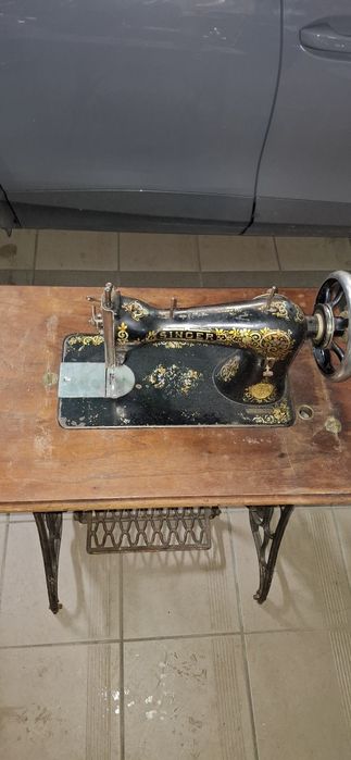 Singer maszyna zabytkowa do szycia.