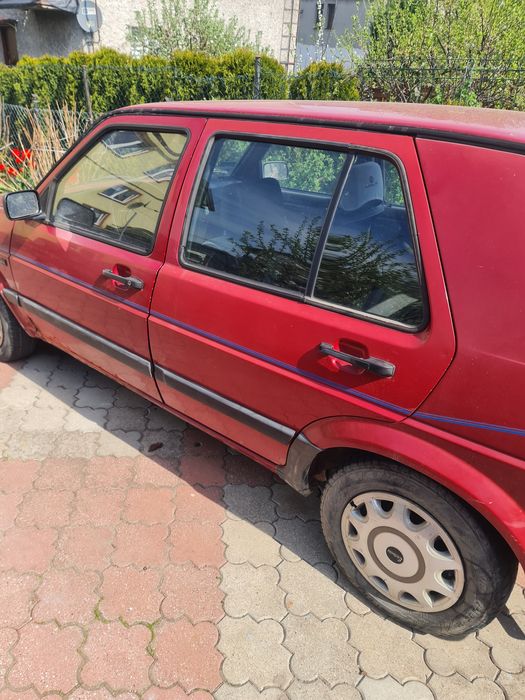 Golf ll 90r 1,6 benzyna