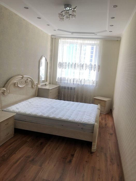 Сдам 2х ком квартиру с Ремонтом на Заболотного /Сахарова -газовый дом