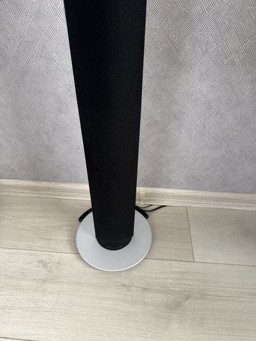 Bang & Olufsen BeoLab 6000 — компактні активні колонки з дуже характерним звучанням.
