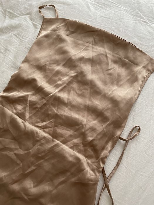 Satynowa krótka sukienka r.34/36 Missguided