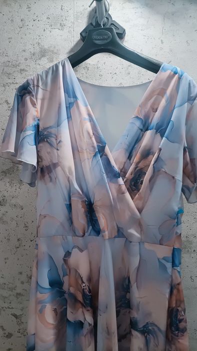 Długa elegancka sukienka marynarka 42