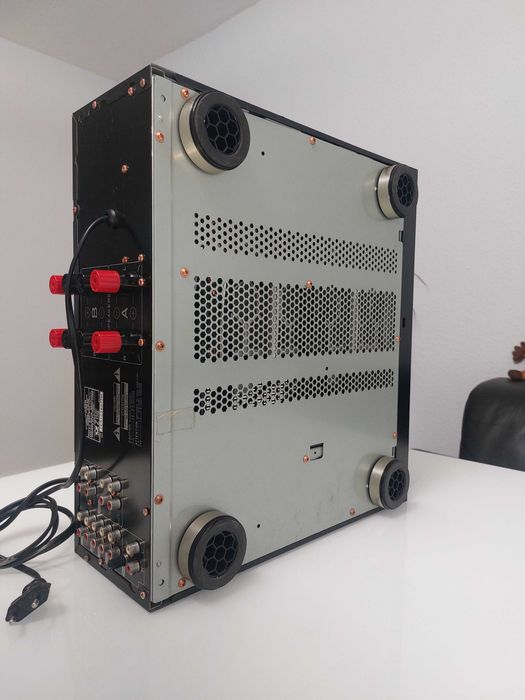 Pioneer A-676 Транзисторный стерео усилитель