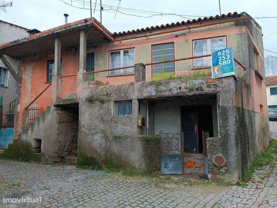 Moradia para Recuperar em Moreira - Nelas