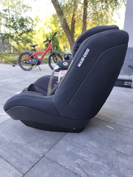 Zestaw fotelików samochodowych Maxi Cosi + baza ISOFIX