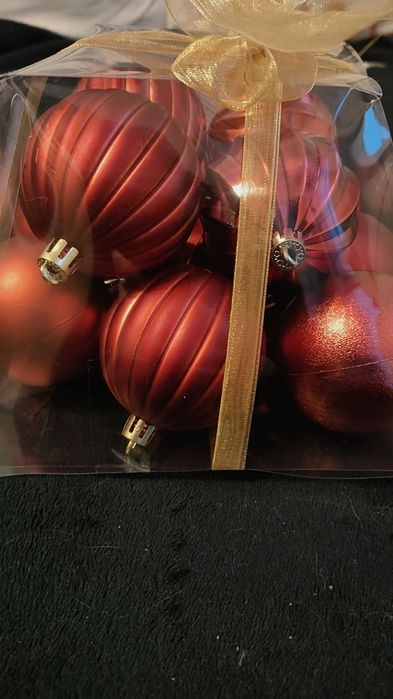 Zestaw 12 czerwonych bombek