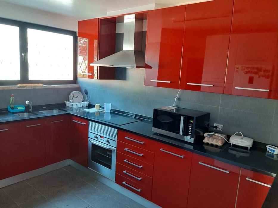 Alugo Quarto em moradia