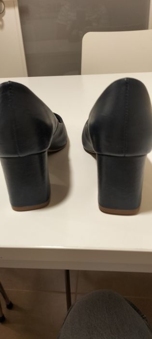 Sapatos salto médio