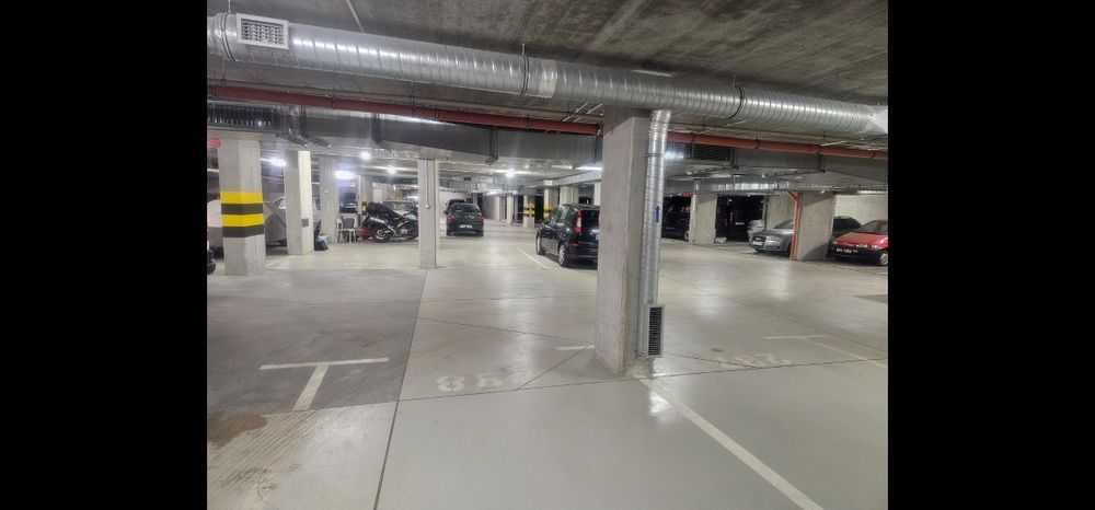 Miejsce parkingowe ul. Przewóz 32H/J -1