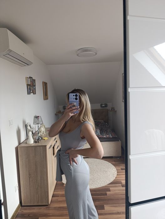 Kombinezon poszerzany wiązany sexy dekolt s elegancki kontaktowy