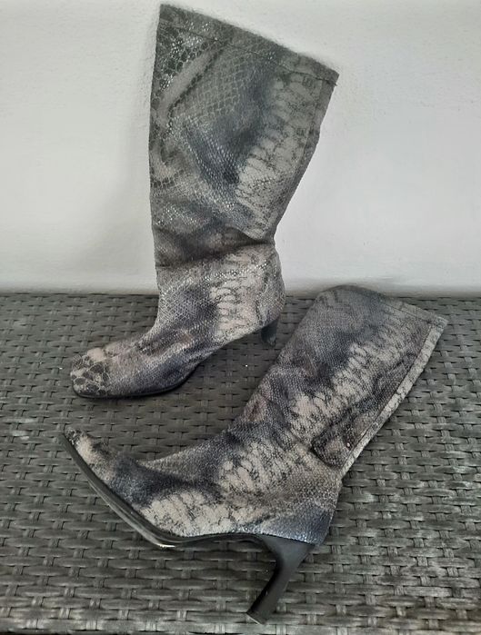 Botas estilo cobra