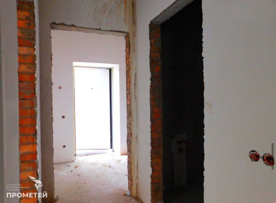 Продам 2 поверховий таунхаус в районі Агрономічне