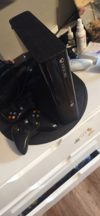 Xbox 360 slim e 500gb po spa dwa pady abadvatarhdd