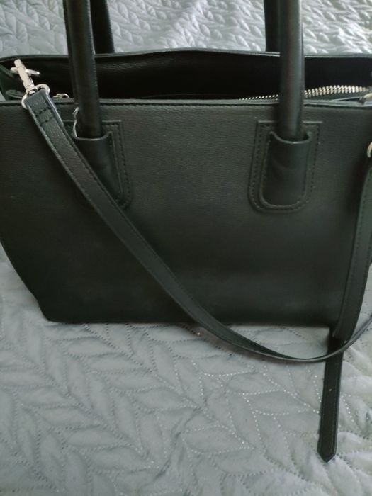 Mala preta Stradivarius