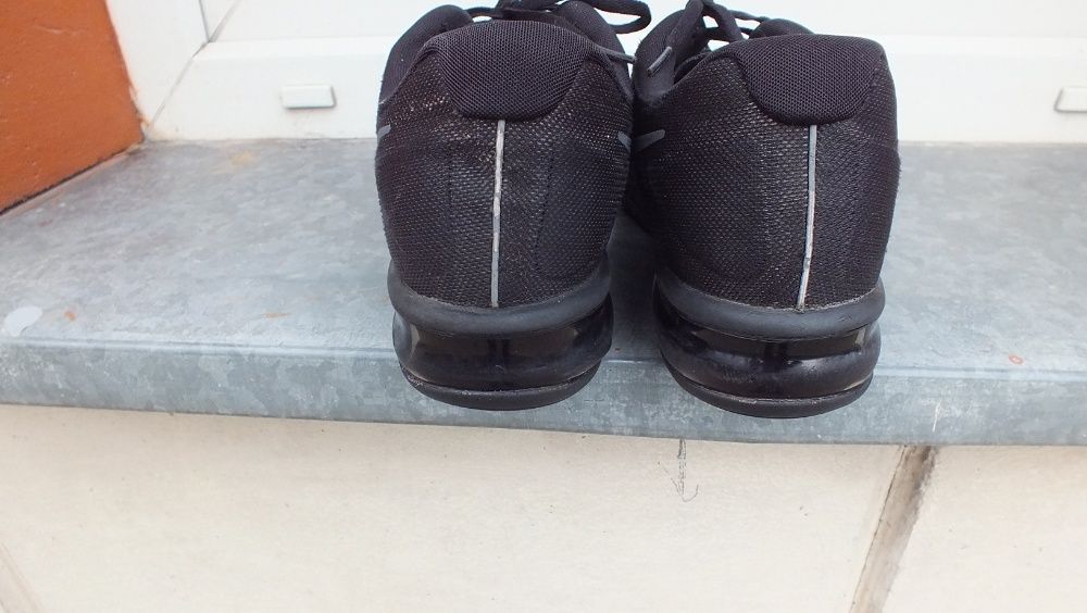 Super buty sportowe marki Nike air max w roz 45,5