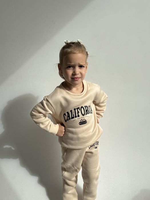 Теплий костюм для дівчинки