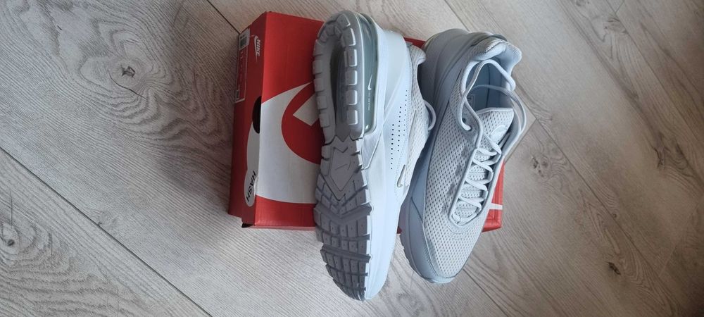 Buty sportowe nike 43