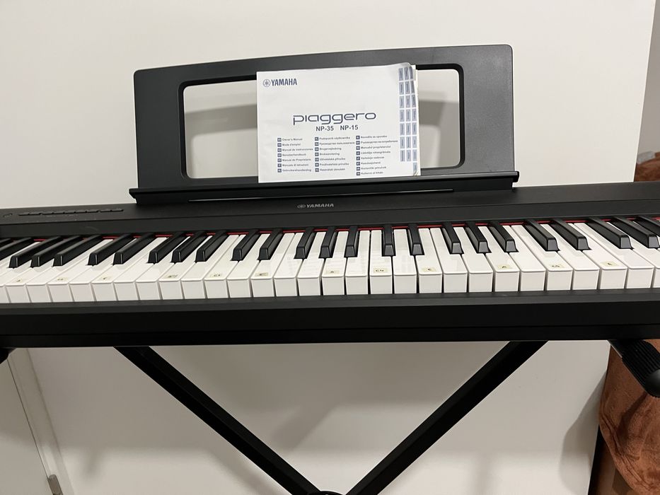 Piano digital Yamaha Piaggero NP-15