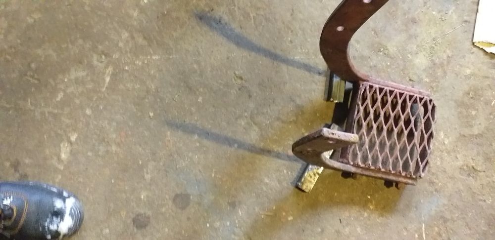 Stopień schodek metalowy