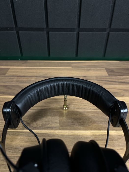 Beyerdynamic DT 770 PRO 32 ohm (Доставимо кур’єром — БЕЗКОШТОВНО!)
