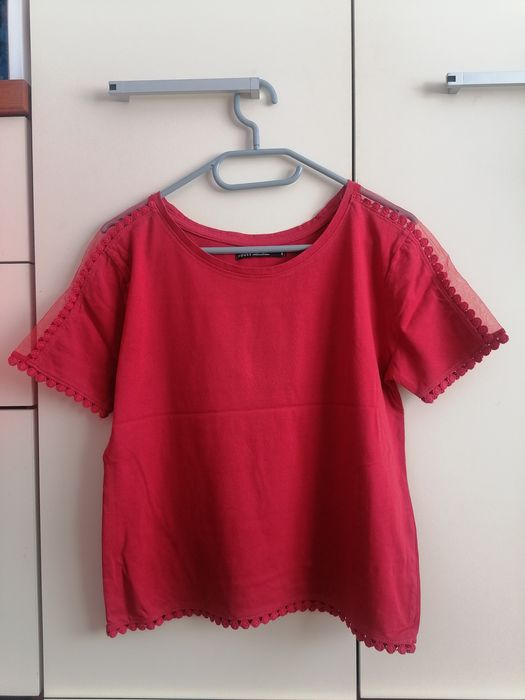 Bluzka z ozdobnymi rękawami