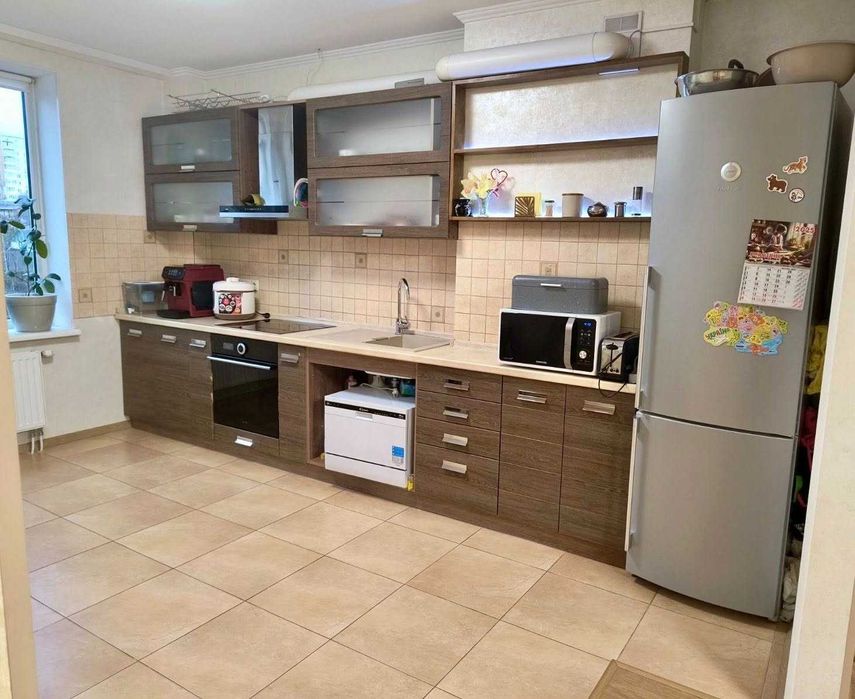 Продаж 3К з ремонтом  Обухів вул.Академічна 104 м2