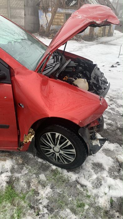 Volkswagen Polo розборка двигун АКПП кузовні деталі