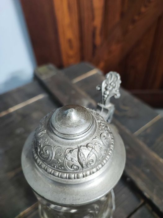 Stary kufel  cynowa klapka dla kolekcjonera Vintage