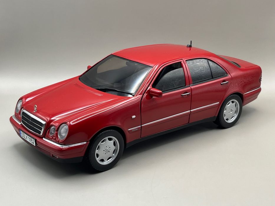 Model 1:18 Mercedes W210