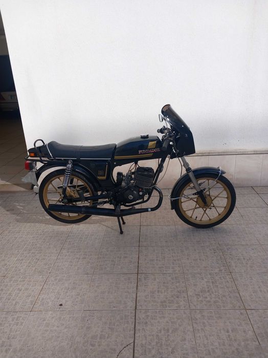 motorizada casal fumdador k603