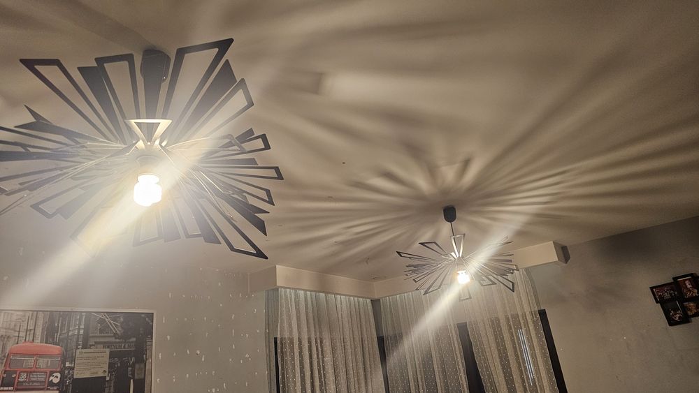 Lampa sufitowa czarna