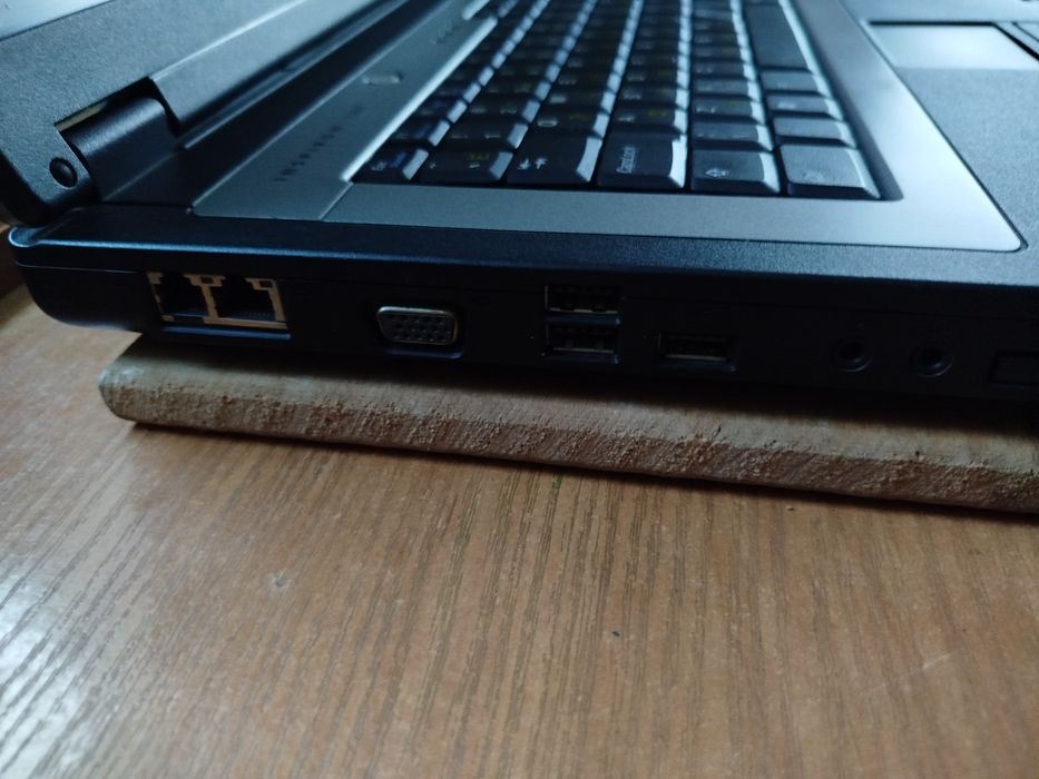 Продам ноутбук Dell Inspiron 1300