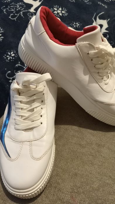 Кросівки жіночі, р 40