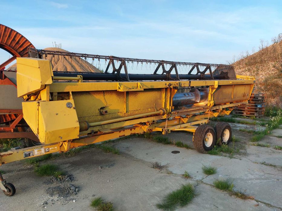 Heder new holland  7.30 metra od tx 68