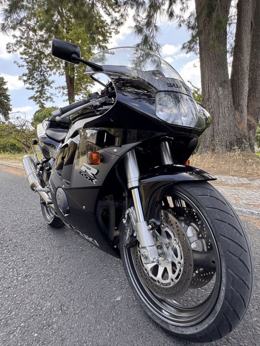 Suzuki GSXR 400 R ( GK76A )
