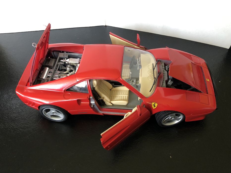 Model samochodu FERRARI GTO w skali 1/18