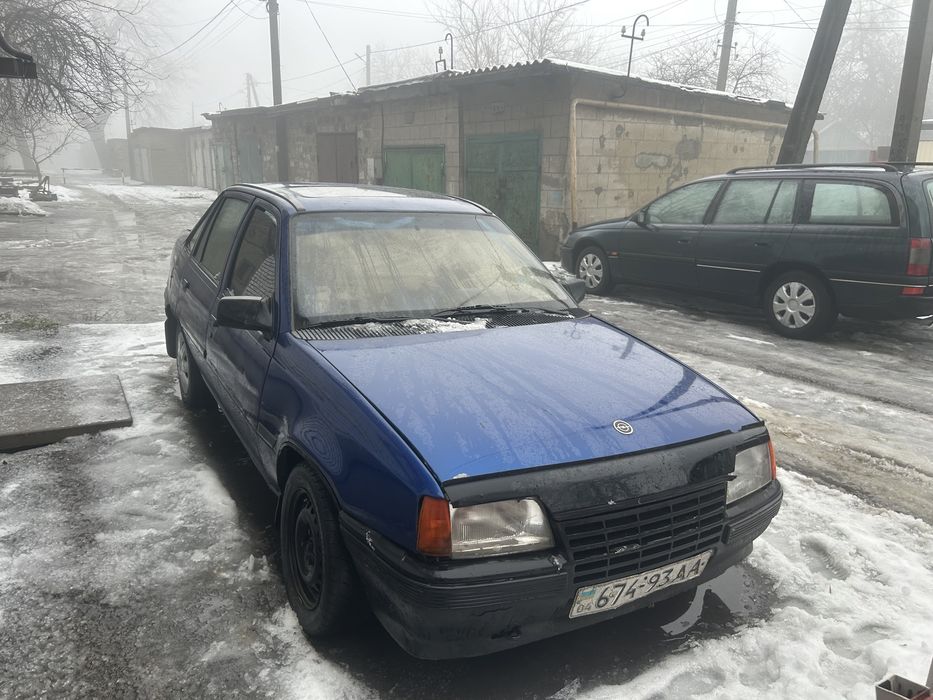 Opel Kadet 2.0 бензин