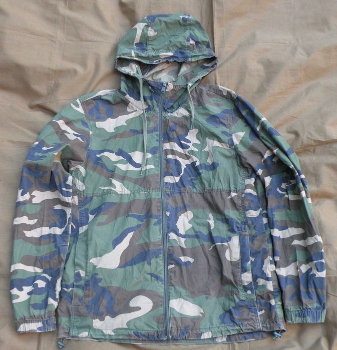 Kurtka wiatrówka woodland PULL BEAR XL