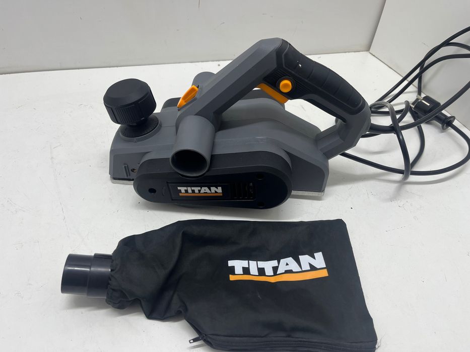 Strug elektryczny Titan TTB876PLN hebel 900W gw12m fv23