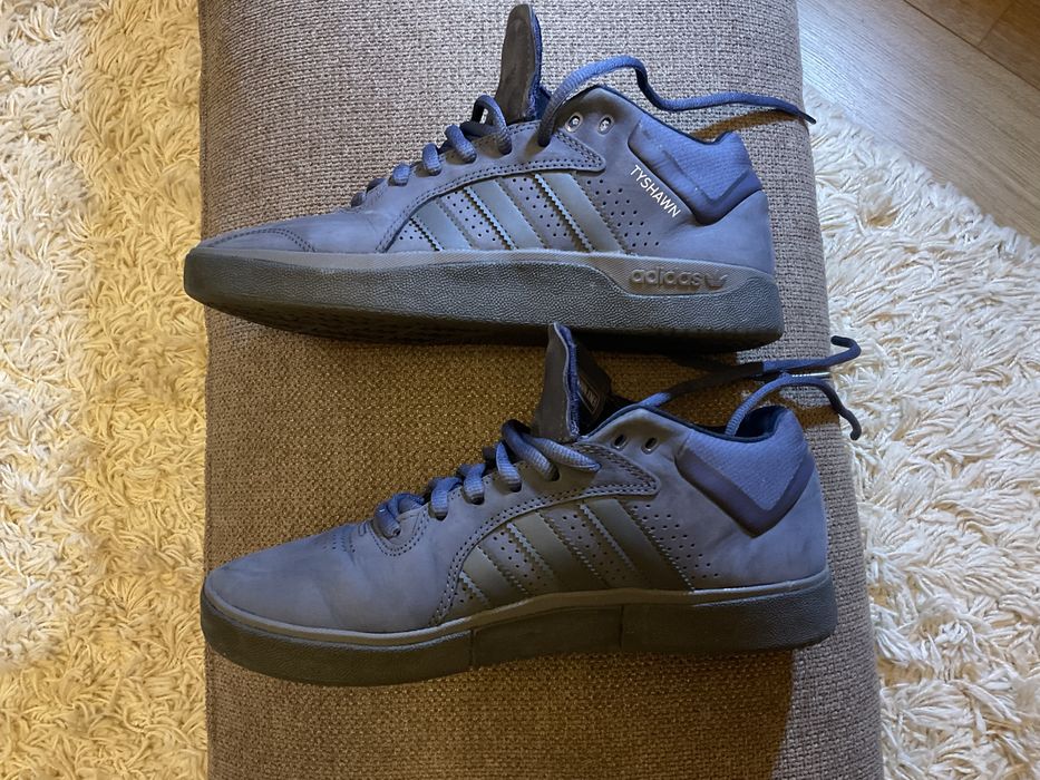 Продам кросівки Adidas