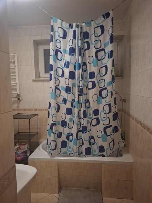 Wynajmę pokój dla kobiety lub pary.