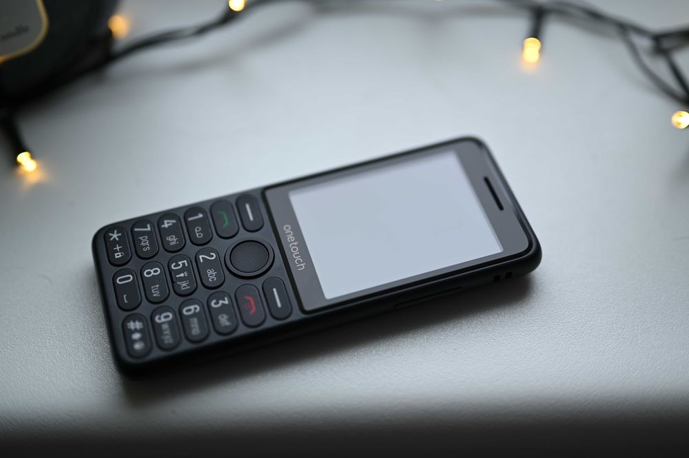 Telefon dla seniora TCL onetouch 4042S