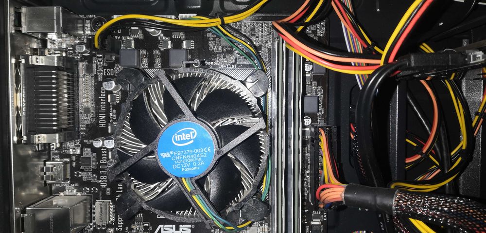 Komputer i5 6400, R7 265, 8gb RAM DDR4, SSD + HDD