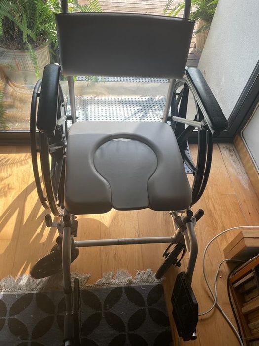 Cadeira de rodas de casa de banho WC