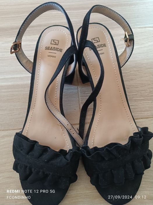 Sandálias pretas 38