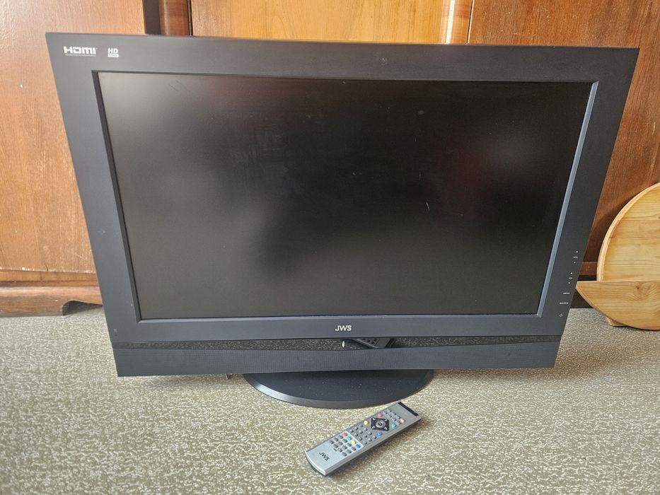 Telewizor JVS 32 cale z pilotem i dekoderem