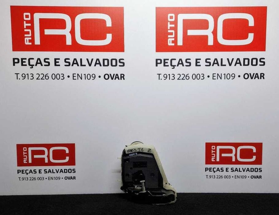Fechadura / Fecho Porta Trás Esquerdo - TOYOTA YARIS